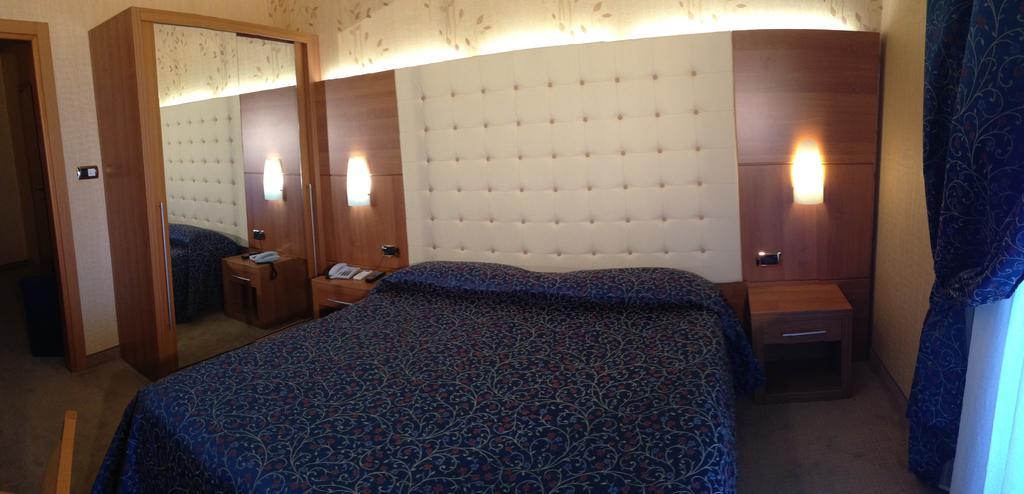 Hotel Vela D'Oro ***S Бардолино Стая снимка