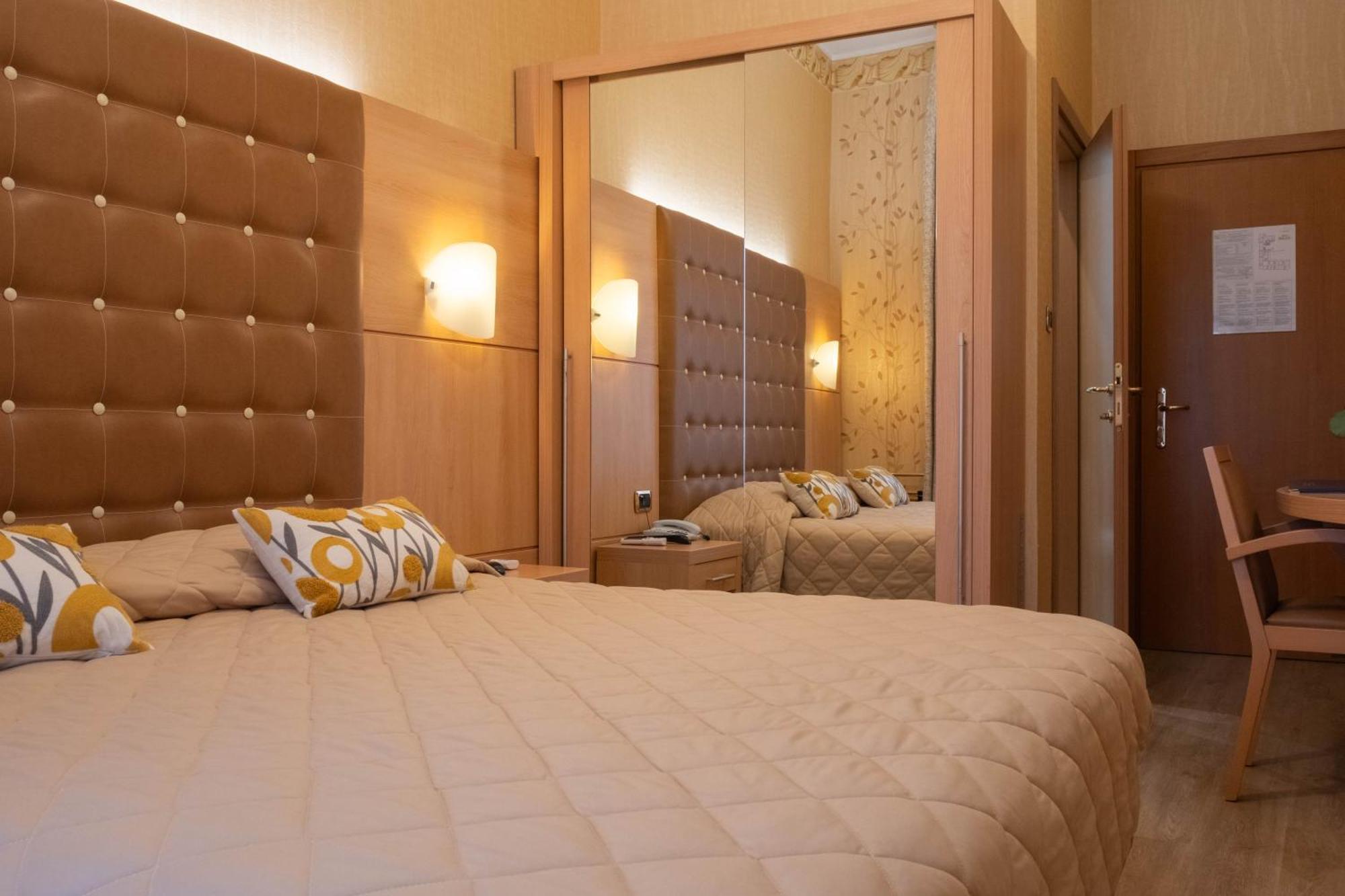 Hotel Vela D'Oro ***S Бардолино Екстериор снимка