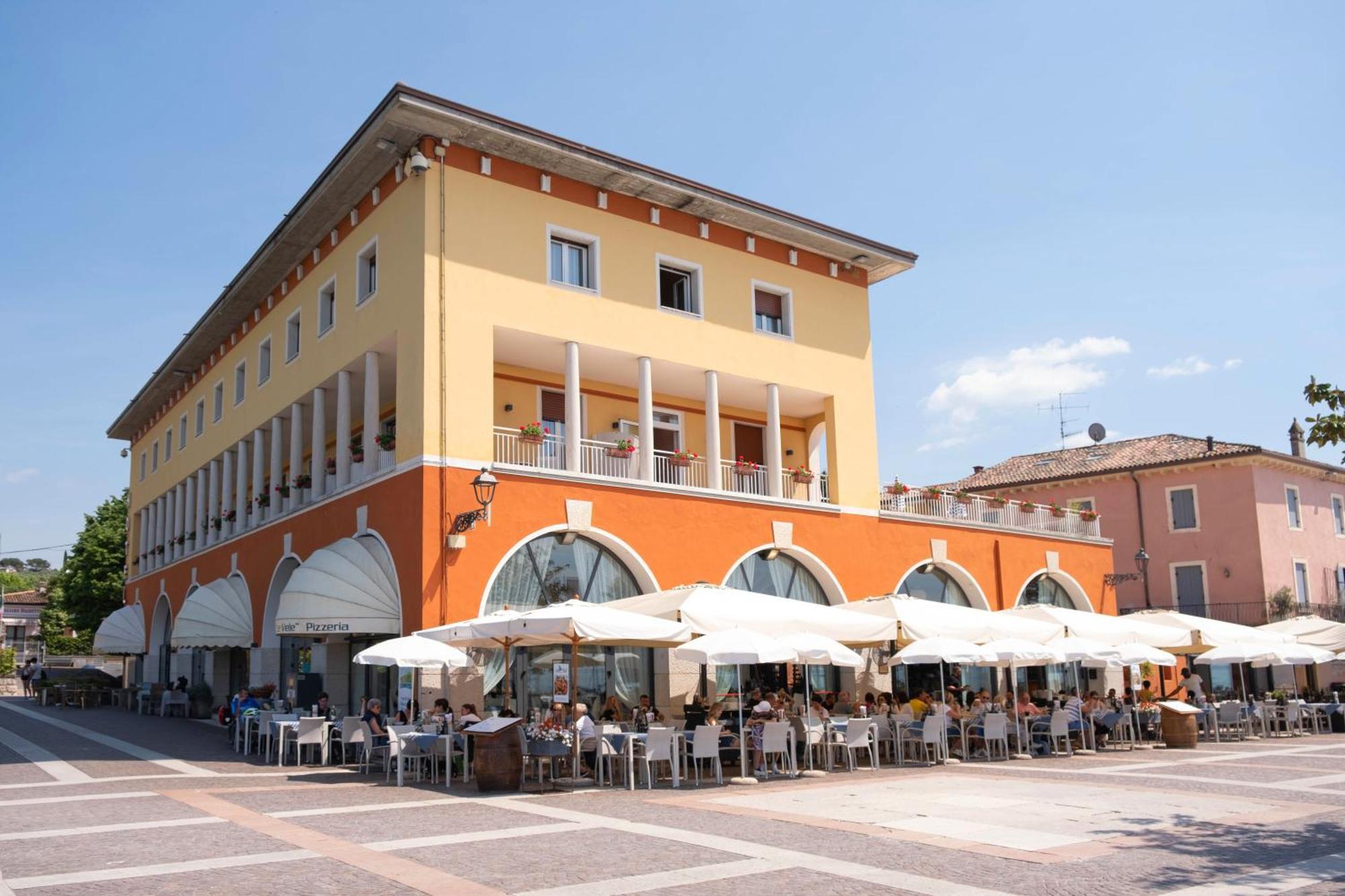 Hotel Vela D'Oro ***S Бардолино Екстериор снимка