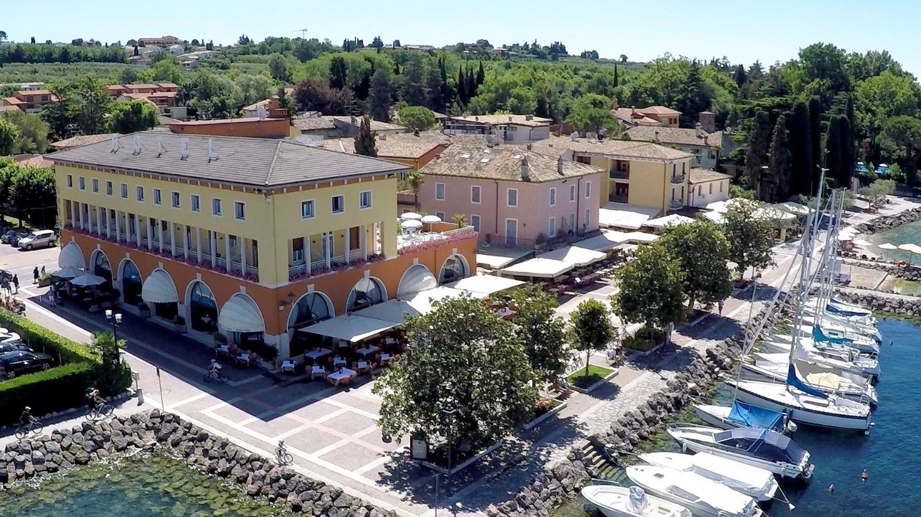 Hotel Vela D'Oro ***S Бардолино Екстериор снимка