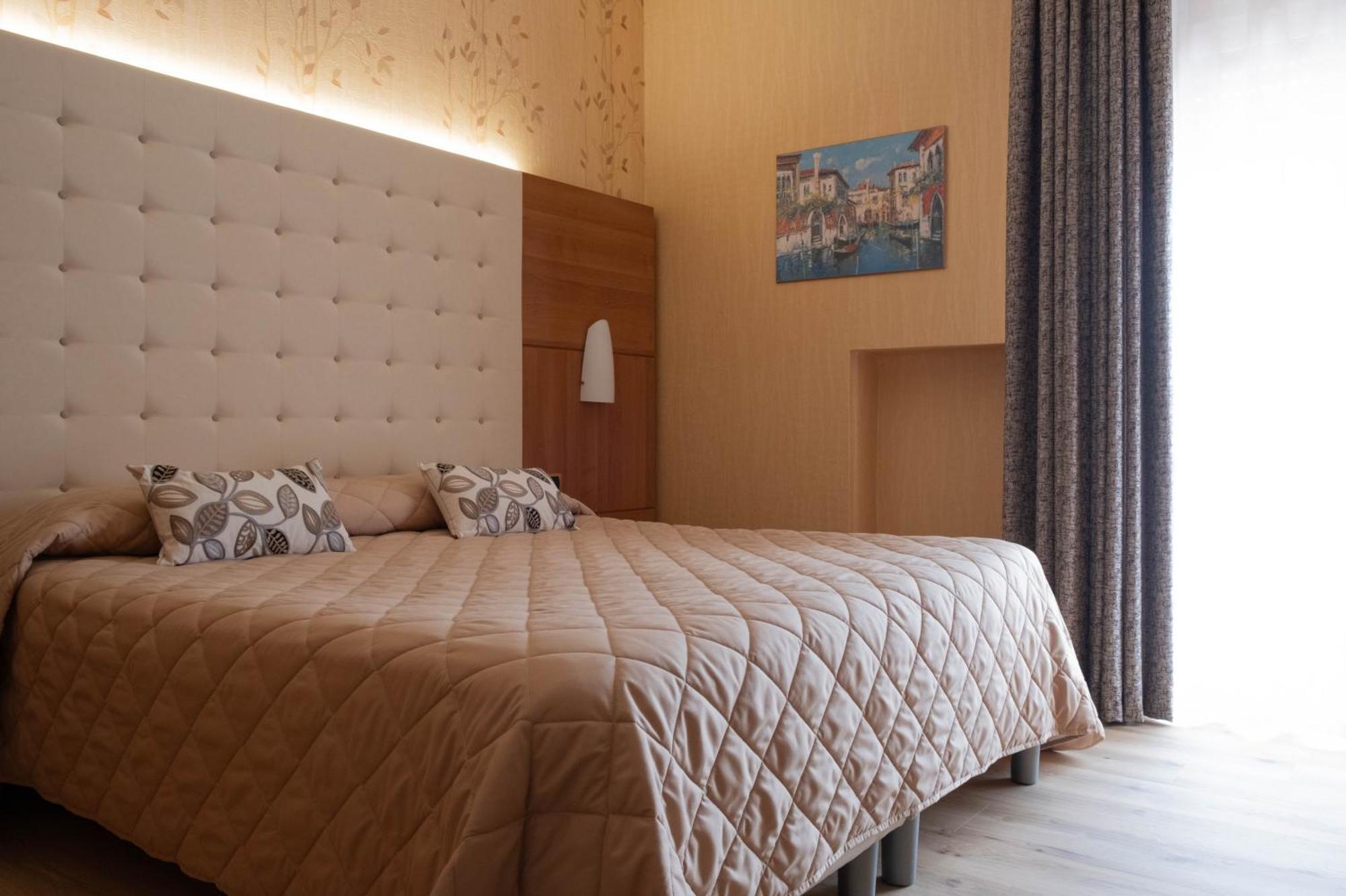 Hotel Vela D'Oro ***S Бардолино Екстериор снимка